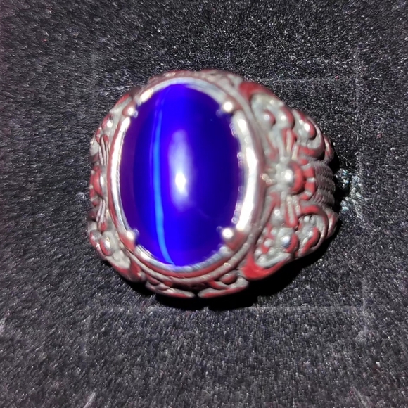 Ring - Picture 3 of 7